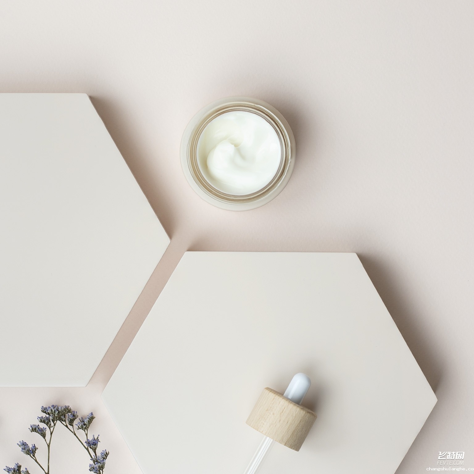 阿里巴巴塑料包装瓶对天然村料的包装设计方法研讨 阿里巴巴塑料包装瓶对天然村料的包装设计方法研讨