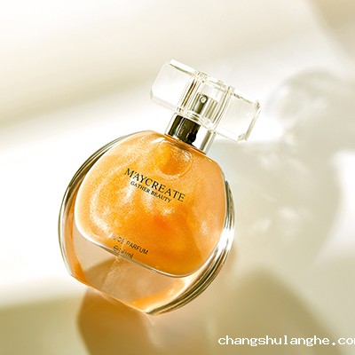 国产香水后起直追？香水品类里能诞生一个完美日记吗？