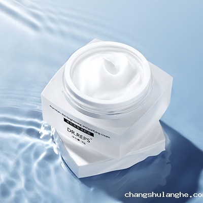 化妆品包装瓶厂家谈包装造型技巧对比与调和