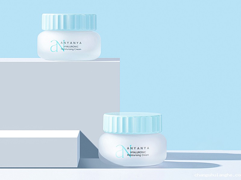 又一千亿级市场在国人脸上诞生,它会是国产护肤品弯道超车的新机会? 又一千亿级市场在国人脸上诞生,它会是国产护肤品弯道超车的新机会?