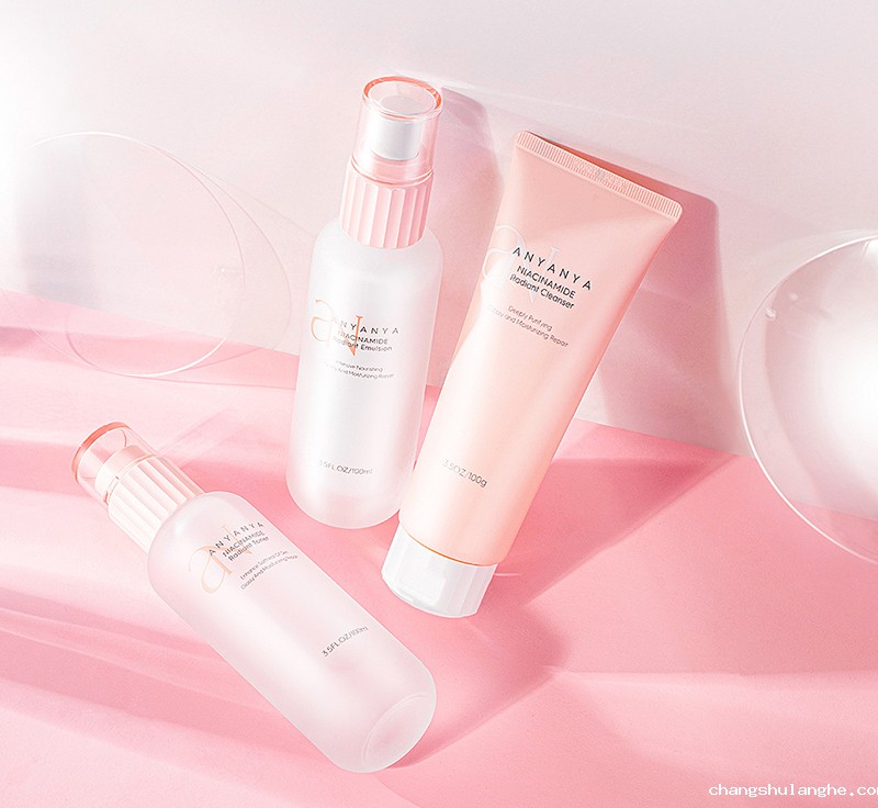 又一千亿级市场在国人脸上诞生,它会是国产护肤品弯道超车的新机会? 又一千亿级市场在国人脸上诞生,它会是国产护肤品弯道超车的新机会?