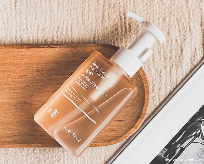 把精油融入每一件护肤品,消费者会为此买单吗? 把精油融入每一件护肤品,消费者会为此买单吗?