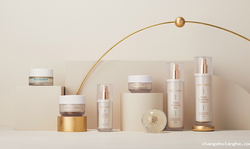 “以妆养肤”会改变未来美妆世界格局吗? “以妆养肤”会改变未来美妆世界格局吗?