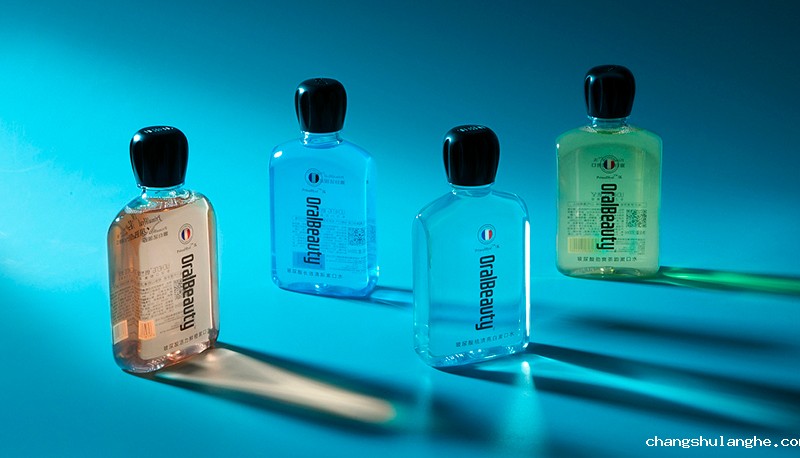 漱口水争霸赛：李施德林和它的竞争者