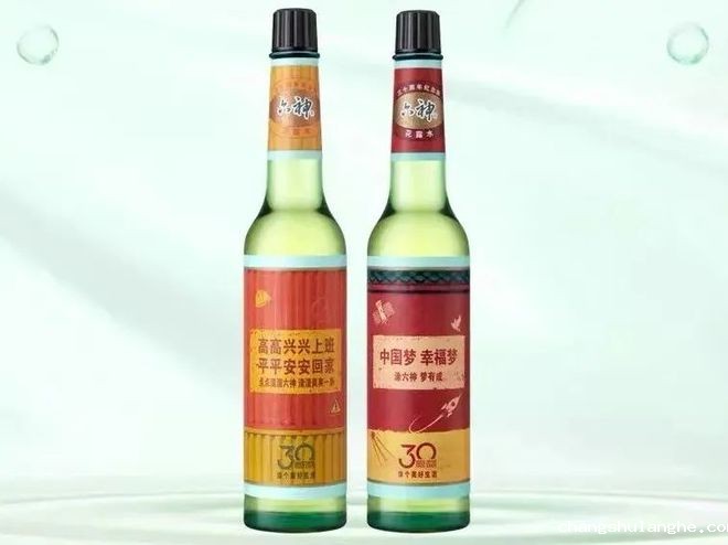 爷青回!六神换包装了?这设计真“考古”! 爷青回!六神换包装了?这设计真“考古”!