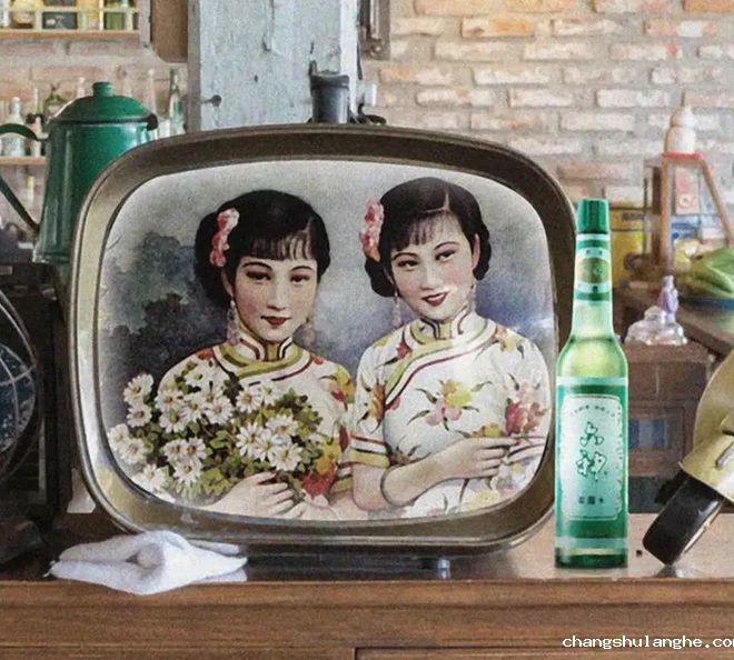 爷青回!六神换包装了?这设计真“考古”! 爷青回!六神换包装了?这设计真“考古”!