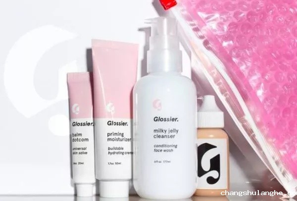 化妆品一路向贵,但你的脸真的价值百万吗? 化妆品一路向贵,但你的脸真的价值百万吗?