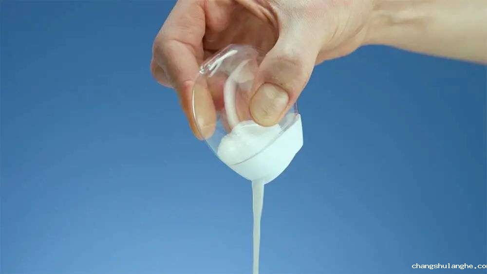 再也不用「挤牙膏」,高露洁换上的「润滑剂」包装,让牙膏从此一滴不剩 再也不用「挤牙膏」,高露洁换上的「润滑剂」包装,让牙膏从此一滴不剩