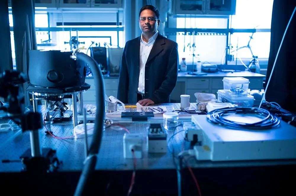 再也不用「挤牙膏」,高露洁换上的「润滑剂」包装,让牙膏从此一滴不剩 再也不用「挤牙膏」,高露洁换上的「润滑剂」包装,让牙膏从此一滴不剩