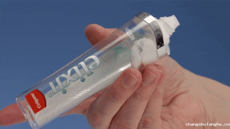 再也不用「挤牙膏」,高露洁换上的「润滑剂」包装,让牙膏从此一滴不剩 再也不用「挤牙膏」,高露洁换上的「润滑剂」包装,让牙膏从此一滴不剩